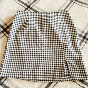 BLACK & WHITE skirt !!